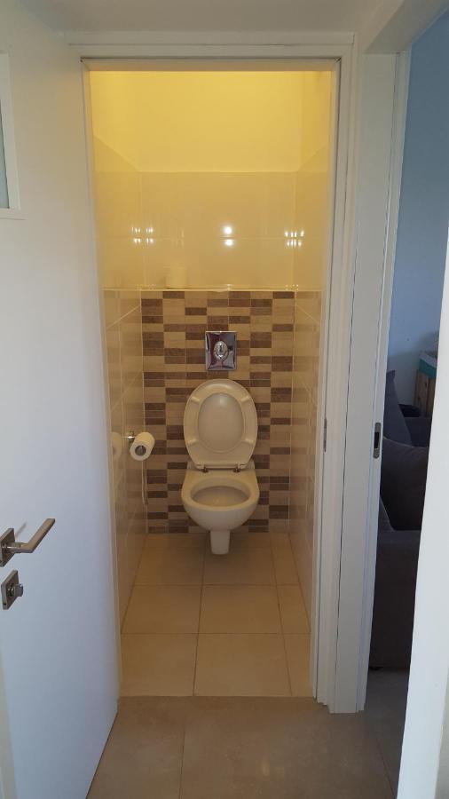 Room Near Sheba Medical Center, And Bar Ilan, And Tlv Airport Qiryat Ono Eksteriør bilde