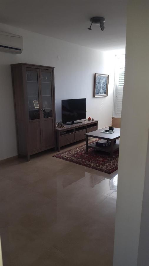 Room Near Sheba Medical Center, And Bar Ilan, And Tlv Airport Qiryat Ono Eksteriør bilde