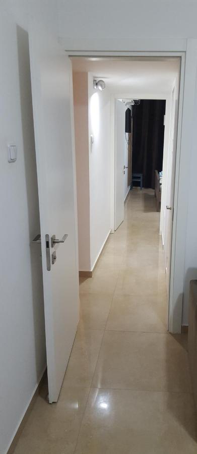 Room Near Sheba Medical Center, And Bar Ilan, And Tlv Airport Qiryat Ono Eksteriør bilde